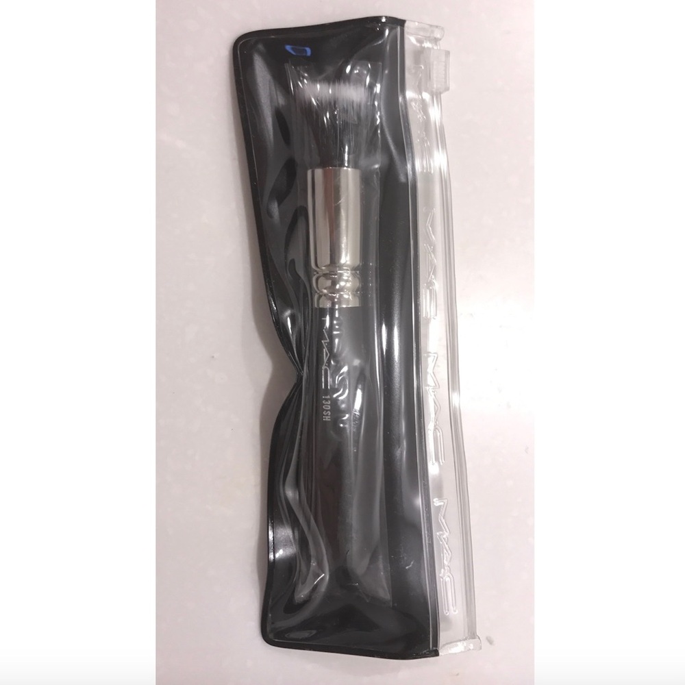 MAC COSMETICS BRUSH 130SH, BN. NATURAL+SYNTHETIC